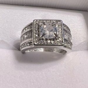 Elegant Silver Women's Ring